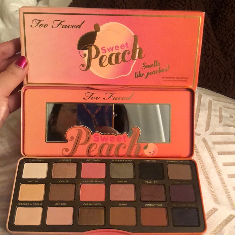 Sweet peach too faced eyeshadow palette
